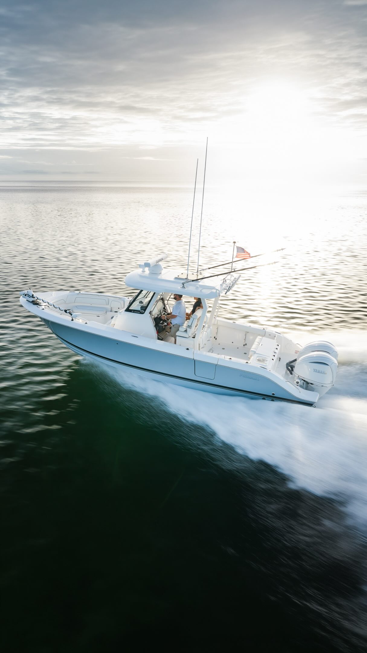 When teamwork makes the dreamwork!

Had a great group of fellow creatives for our last large production with @pursuitboats unveiling their all new S 288 👌🏻

@noslackphotography @b.robertsphotography @airtoanchor @kkrebeck 

#production #boats #creative #teamwork #sony